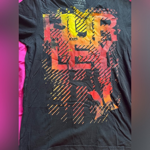#29 Hurley tshirt - Picture 2 of 5
